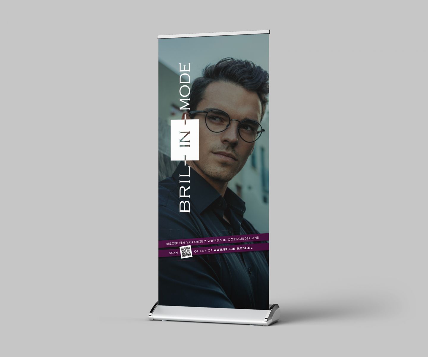 171002_bim_roll-up_banner_man