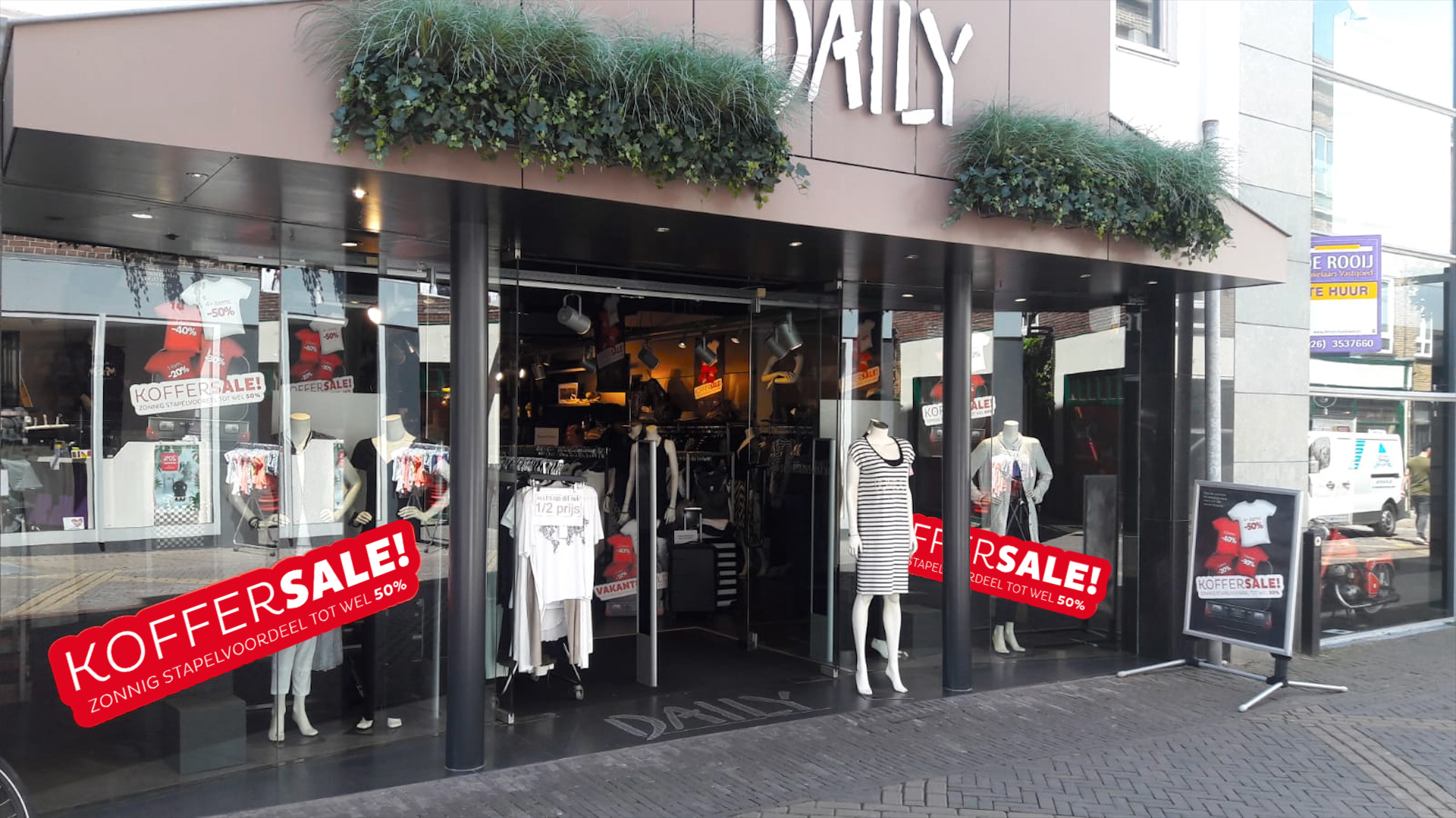 180515_daily_koffersale_raambelettering_bubble_free_folie