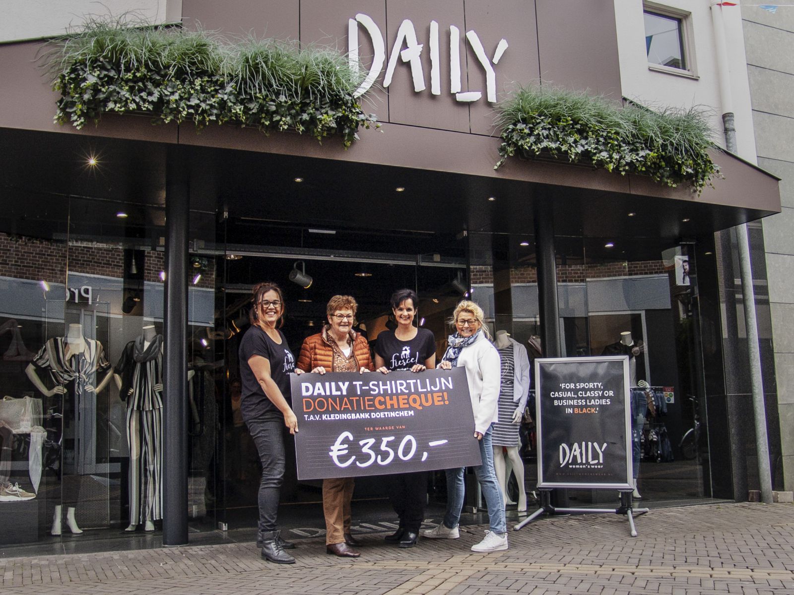 190417_daily_prijsuitreiking_kledingbank_fotografie