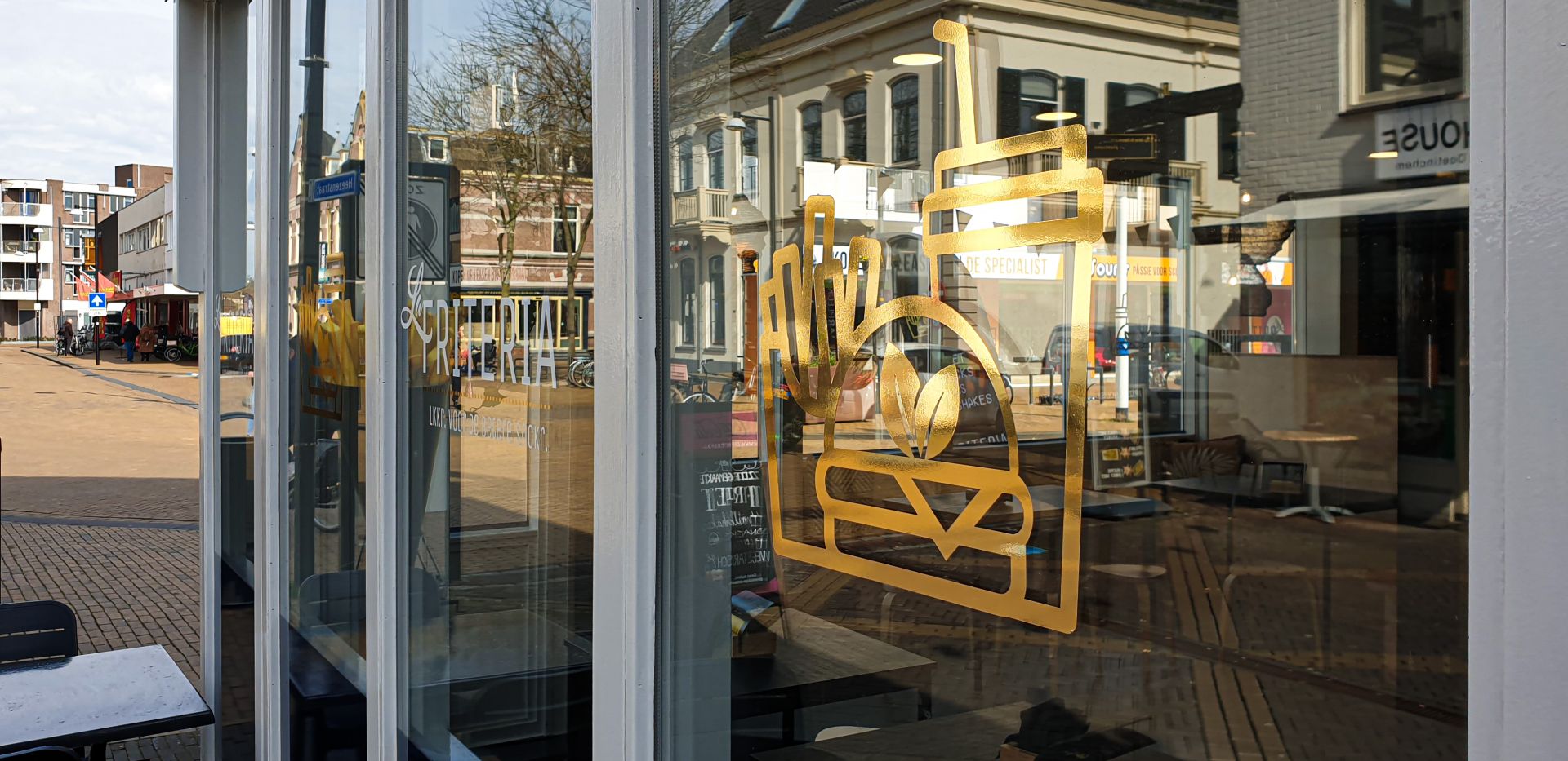 220806-la-friteria-signing-20230317_133702-bewerkt