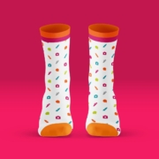 240804-lekker-in-vorm-sokken-met-logo-en-eigen-ontwerp